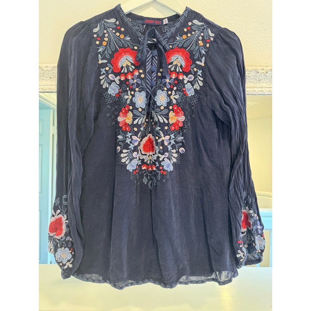 Johnny Was Bisma Navy Blue Floral Heart Embroidered Boho Blouse Size Small
